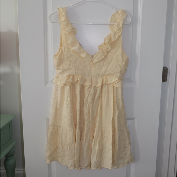 Yellow sundress - Picture 2 of 2